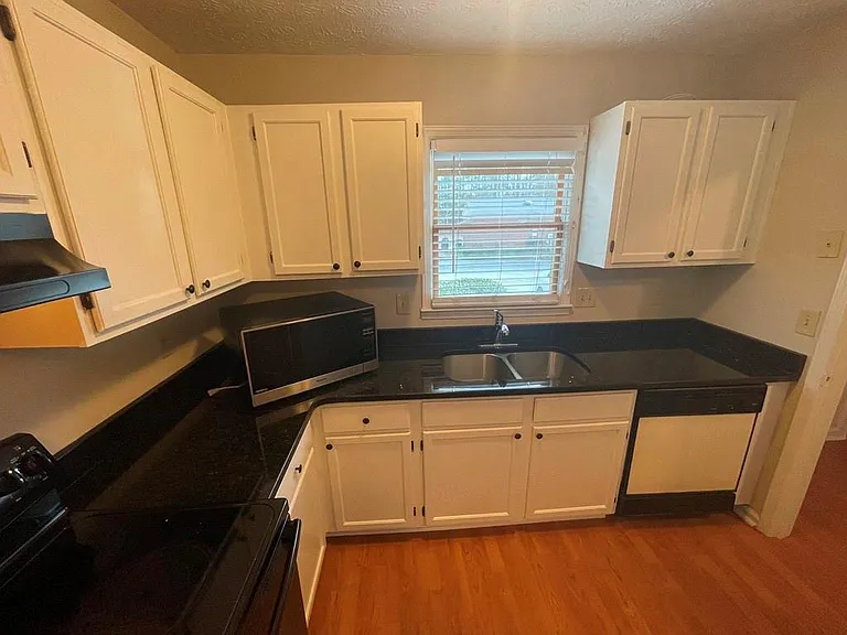 2906 Webb Bridge Rd — Photo 3
