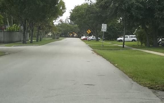 4th image of 9061 SW 49th St