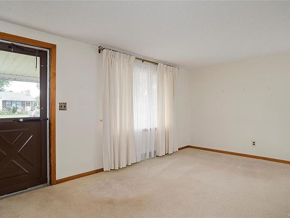 3rd image of 4916 Morgan Pkwy