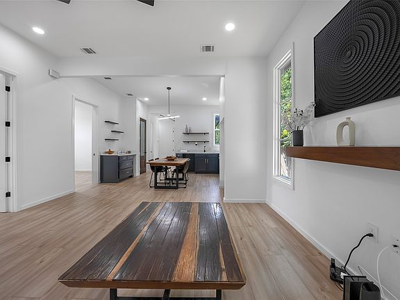 3rd image of 3608 Metropolitan Ave