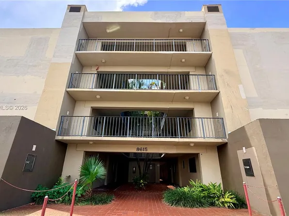 8615 NW 8th St APT 421, Miami, FL 33126