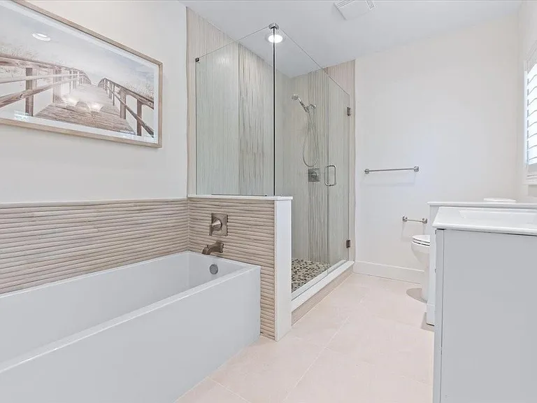 1635 Seabreeze Blvd — Photo 17