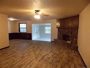 3 bed, 2.0 bath, 1701 sqft, $1,725 — Photo 3