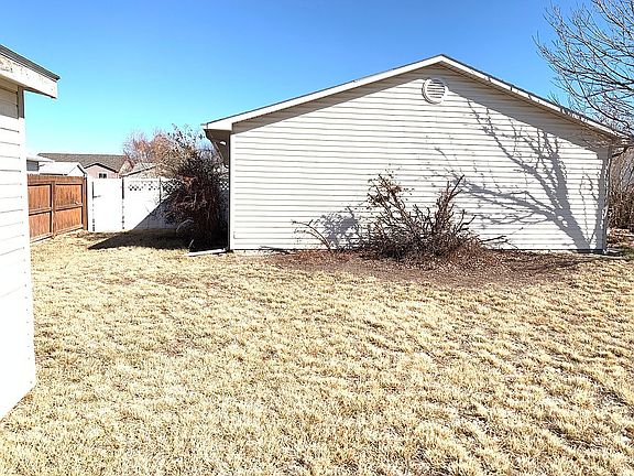5th image of 479 Moonlight Dr