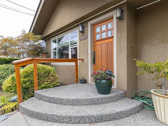 4th image of 10107 3rd St