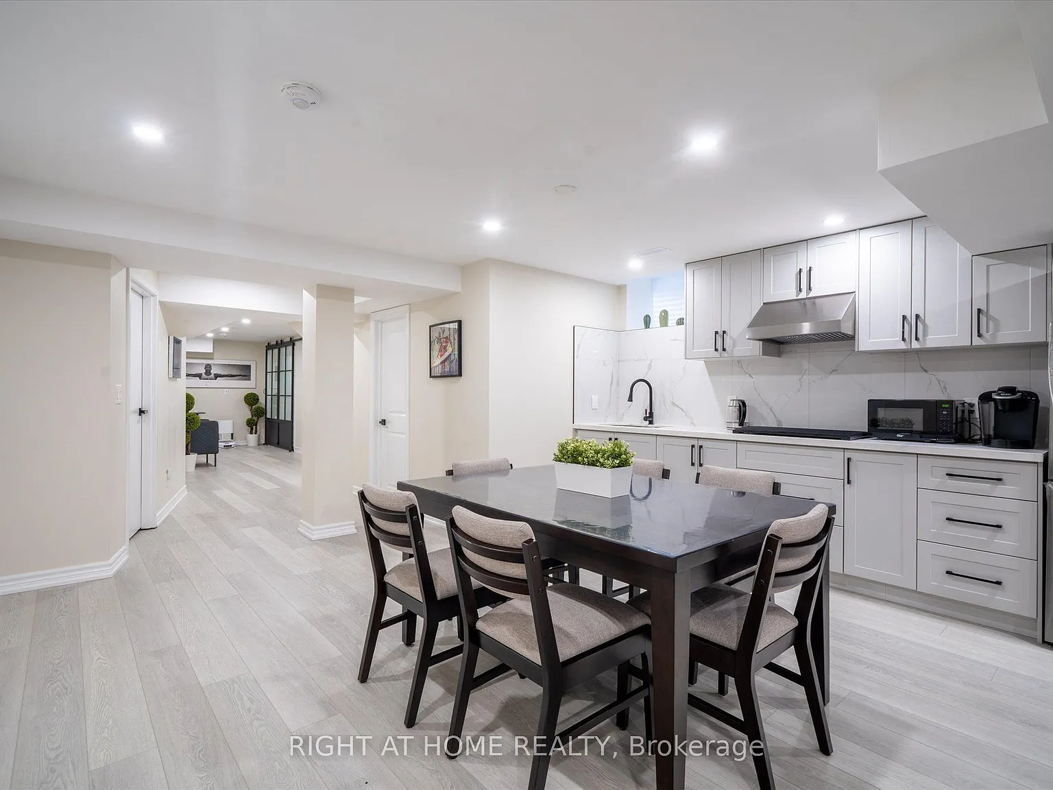 3 bed, $2,400 — Photo 4