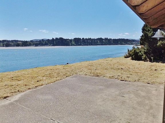 3rd image of 409 NW Alsea Bay Dr