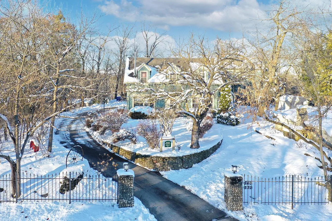 540 Storle AVENUE photo 1