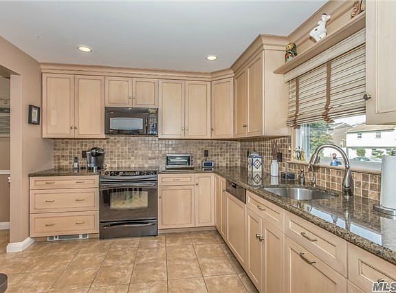 4th image of 58 Massapequa Ave