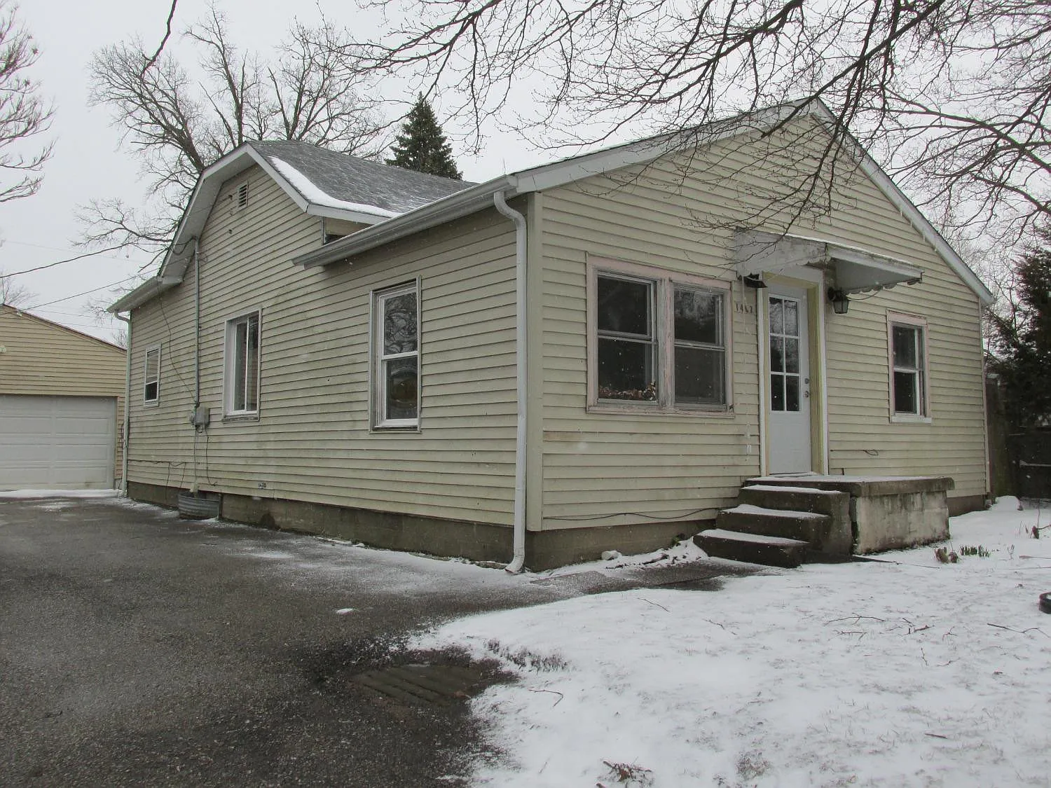 1407 Andrew Ave photo 1