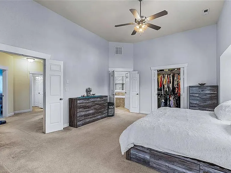 1702 Garwood Ln — Photo 11