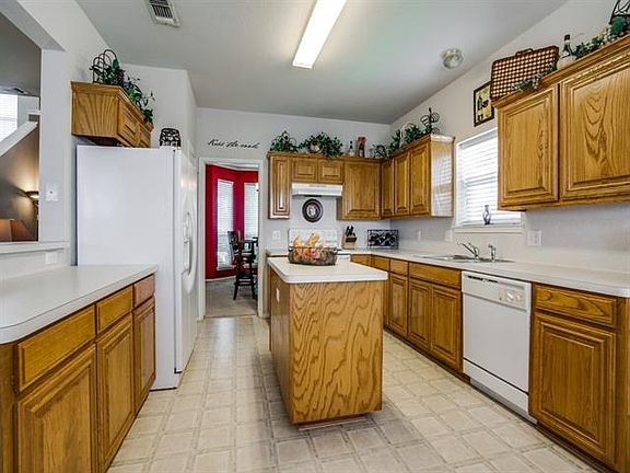 5th image of 4409 Alsace Dr