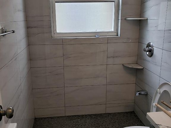 3rd image of 13811 59th Ave Floor 1