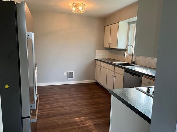 3rd image of 504 S Coeur Dalene St APT 1