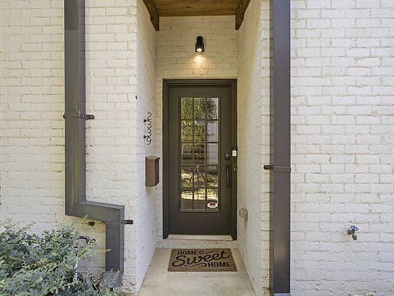 4th image of 2339 1st Ave S