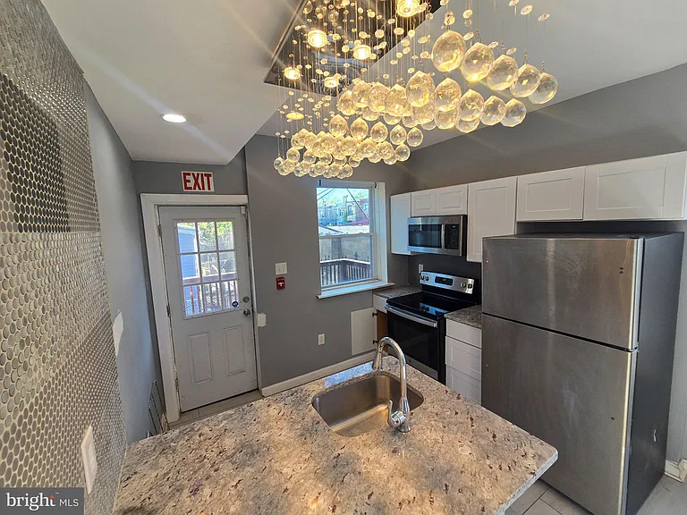 2801 W Allegheny Ave — Photo 16