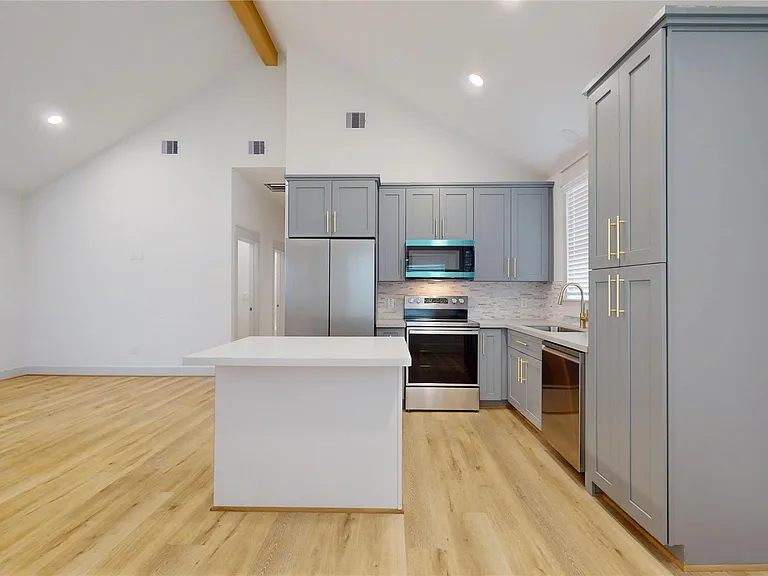 4305 Rogers St — Photo 14