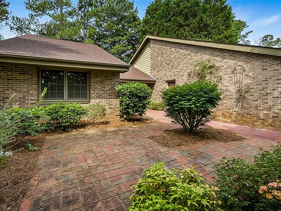 5th image of 34 Hickory Way