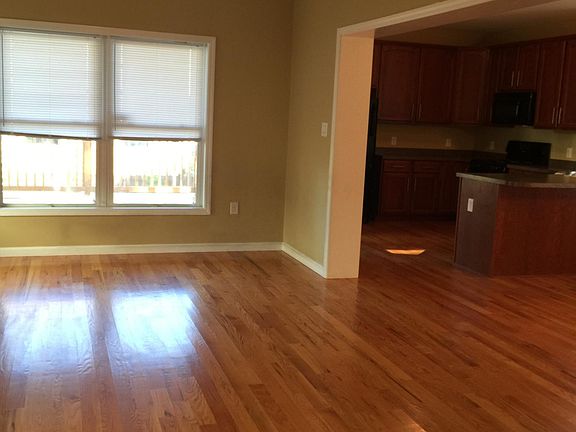 2nd image of 413 Buermann Ave