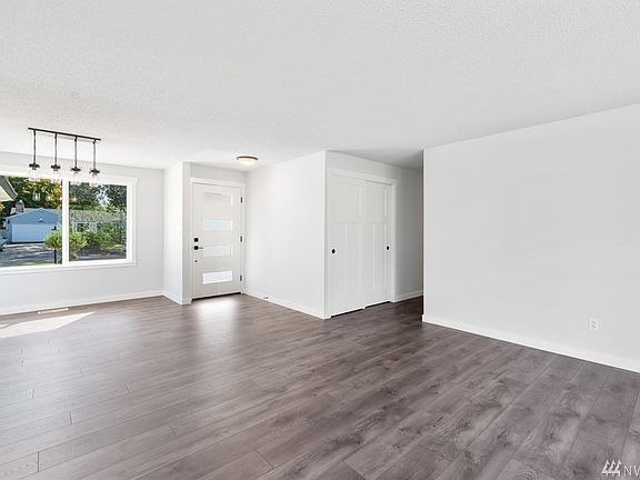 5th image of 7805 Jade Dr SW