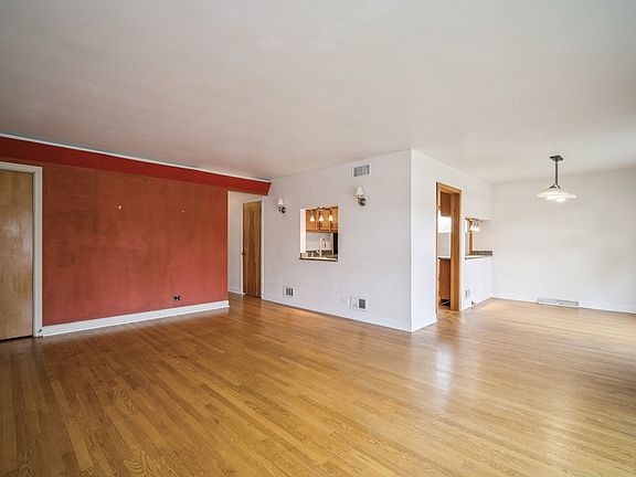 4th image of 5212 Church St