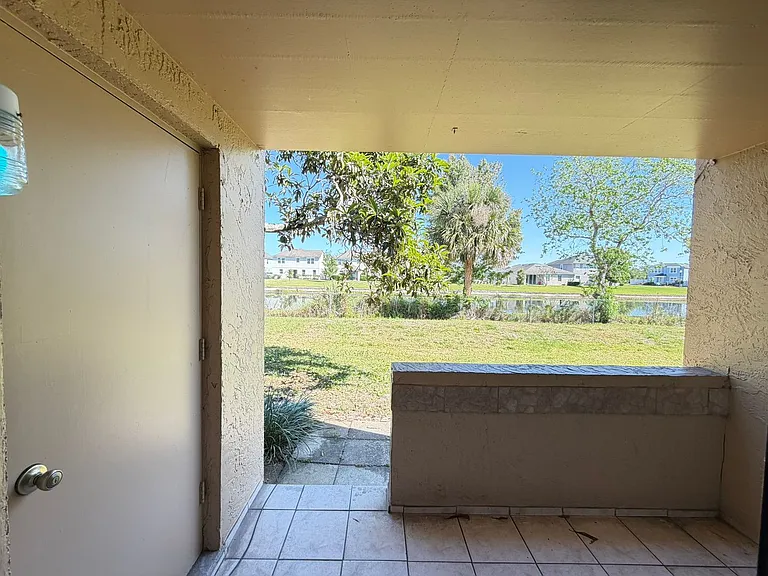5175 Vineland Rd — Photo 21