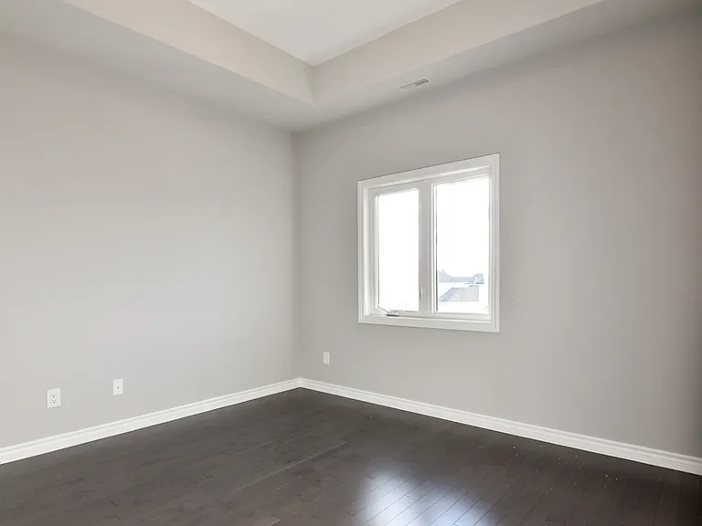 320 Lake Ave E — Photo 21