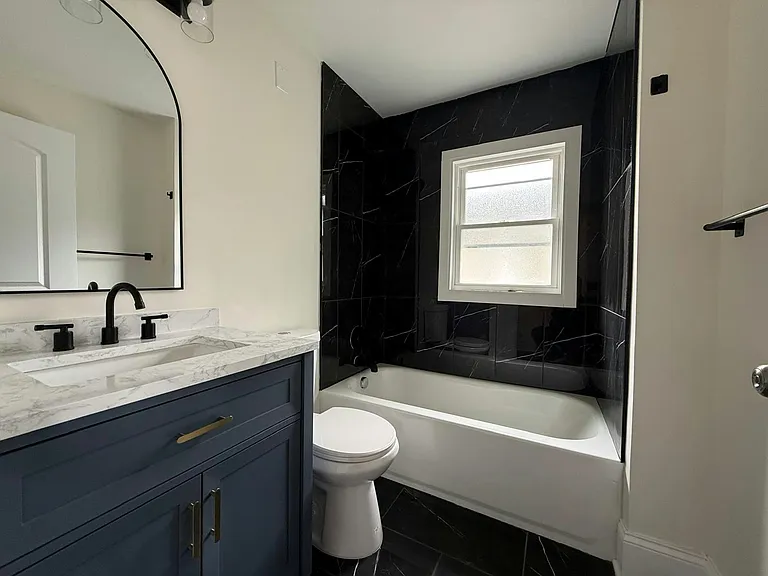 1326 W 110th St #2 — Photo 11