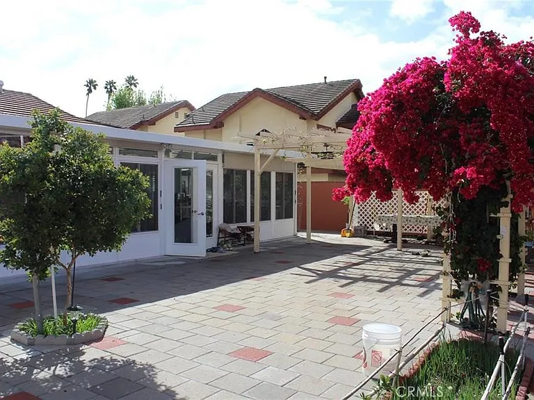 1233 S California Ave — Photo 23