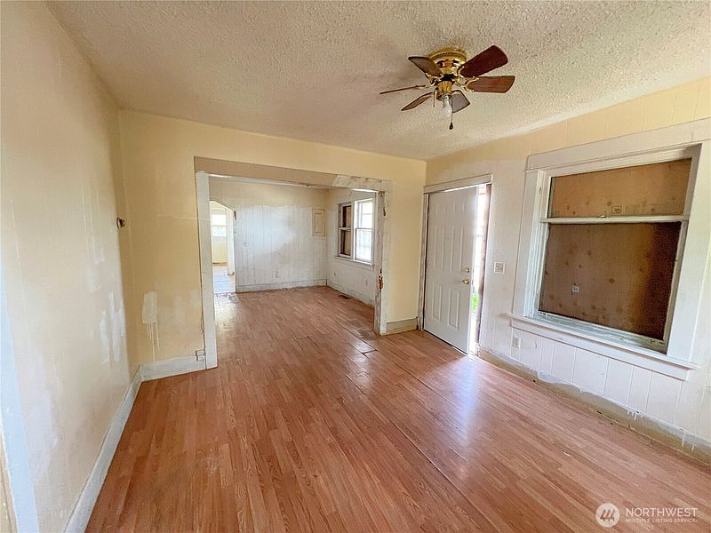4th image of 1102 Jefferson Avenue
