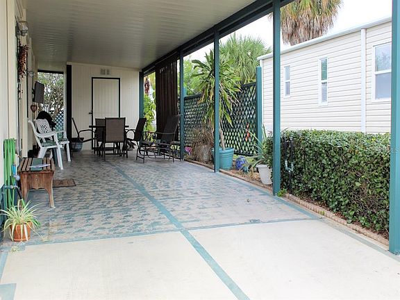 2nd image of 802 DATE PALM STREET