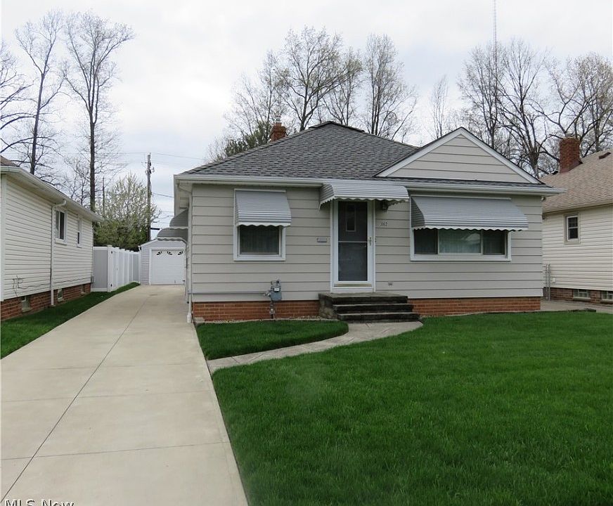 1st image of 3002 Park Dr
