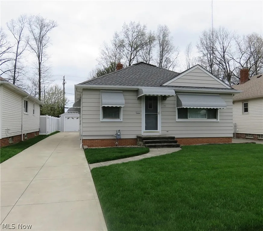 3002 Park Dr photo 1