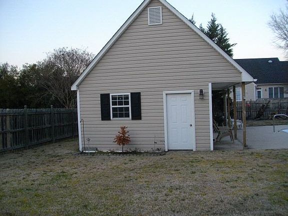 3rd image of 4520 Dewfield Dr N