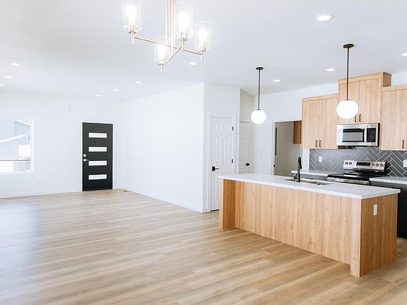 5th image of 2625 N Prospect Avenue