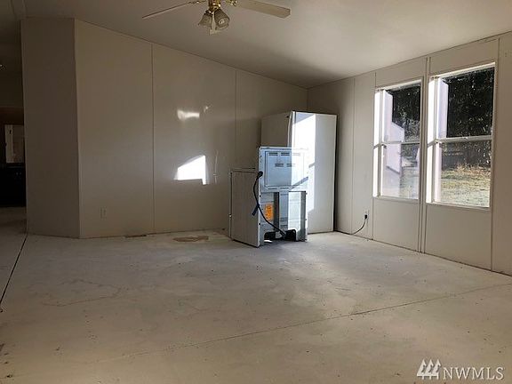 5th image of 8624 Thuja Ave SE
