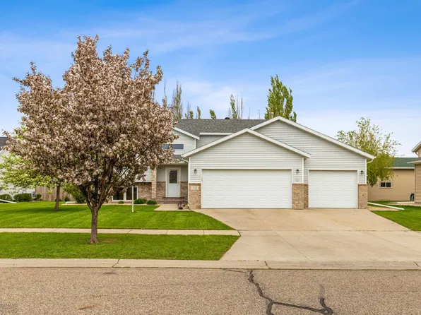 1116 8th Ave W, West Fargo, ND 58078