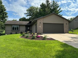 542 Quail Dr, Lena, IL 61048