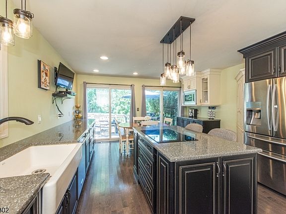 5th image of 75 Birch Ln