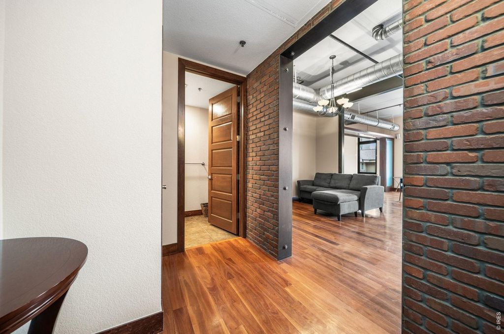210 W Magnolia St #360