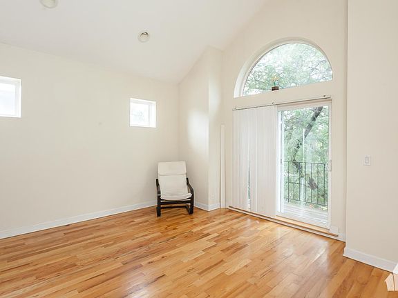 4th image of 1447 N Campbell Ave