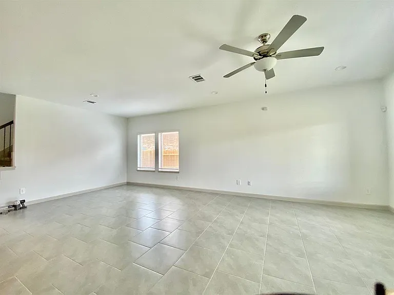 1515 Wells Manor Ln — Photo 7
