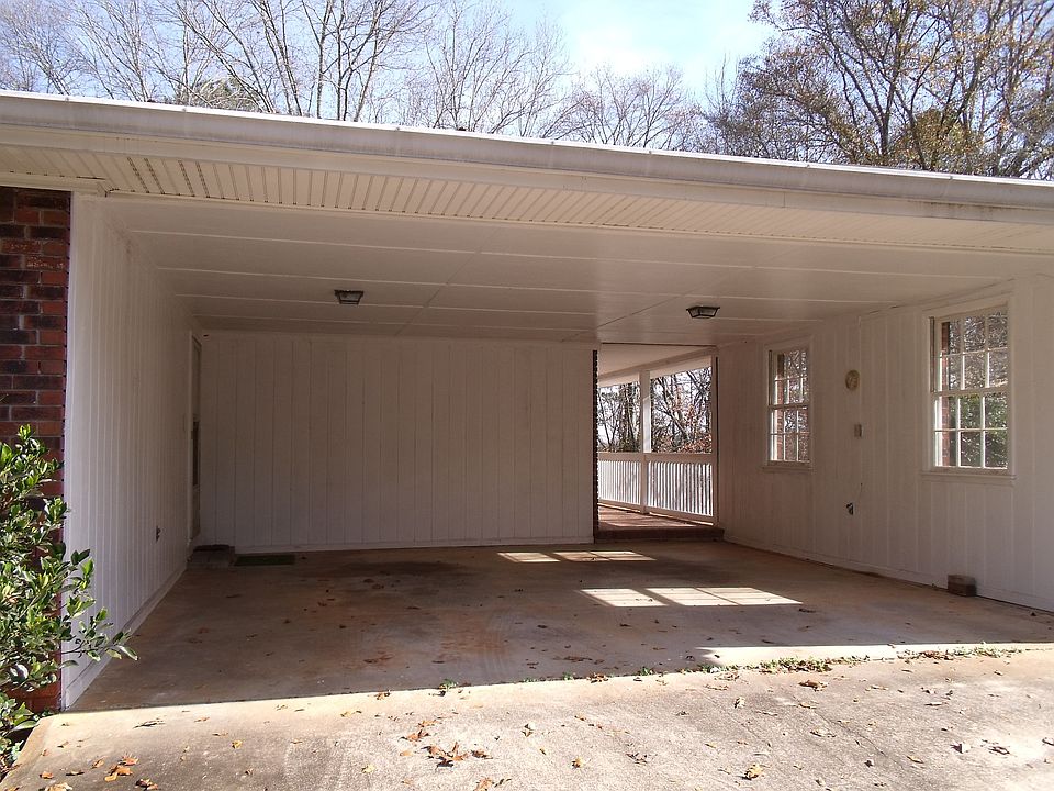 2nd image of 4892 Liberty Rd