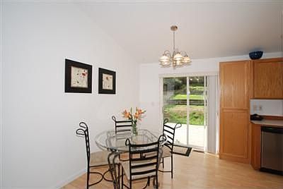 4th image of 9818 6th Pl SE