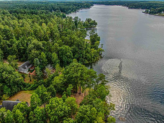 3rd image of 2628 Lake Crest Dr