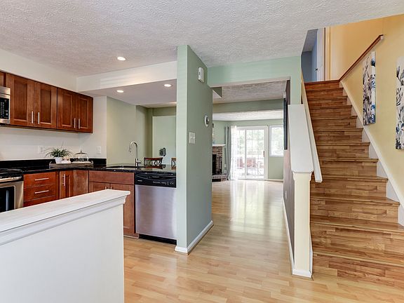 3rd image of 3754 Sudley Ford Ct