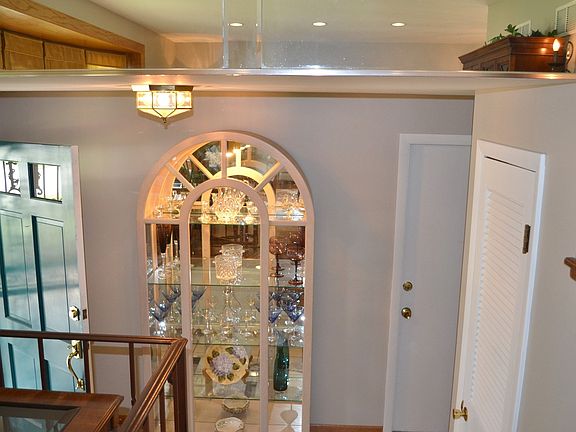 3rd image of 5632 W 99th St