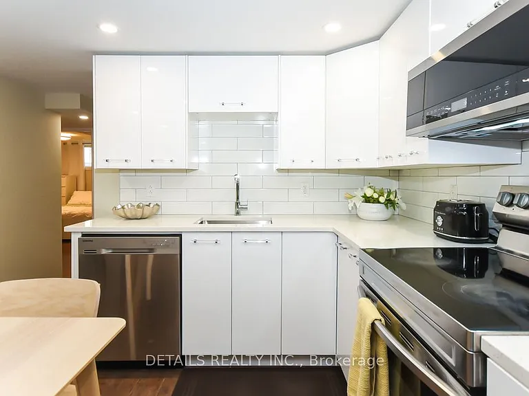2151 Lambeth Walk #B — Photo 12
