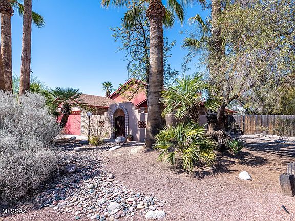 3rd image of 7730 N Gatewood Pl