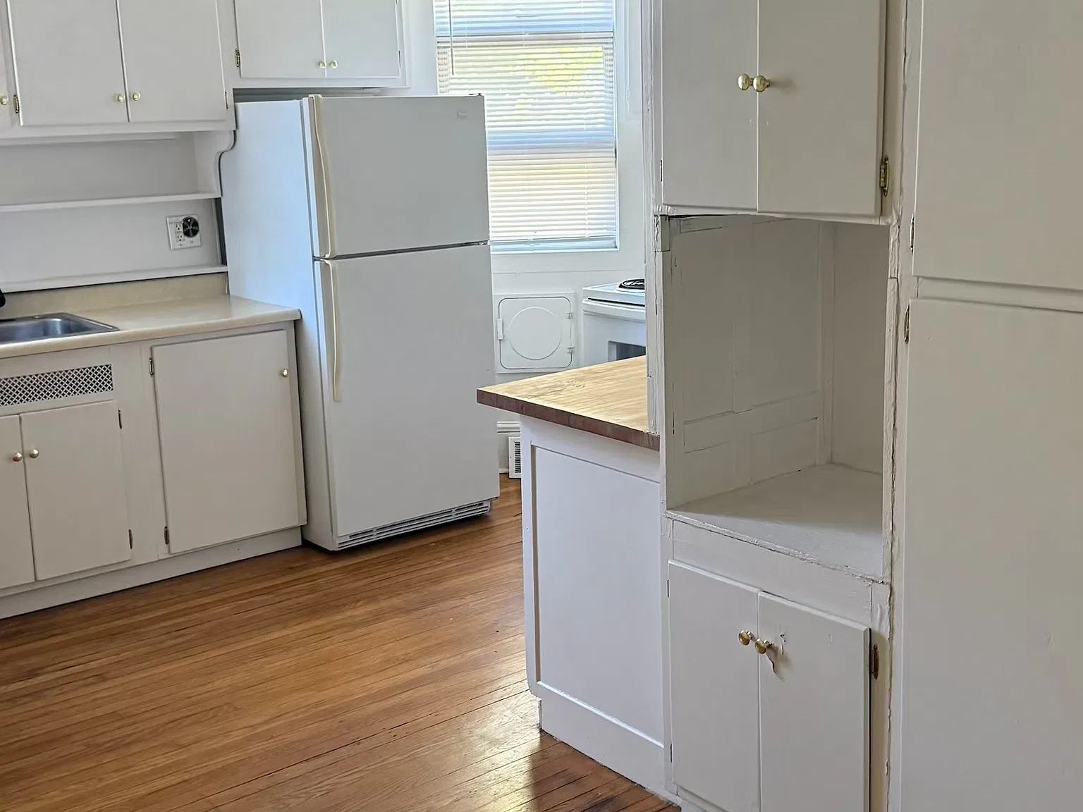 2 bed, 700 sqft, $850 — Photo 3
